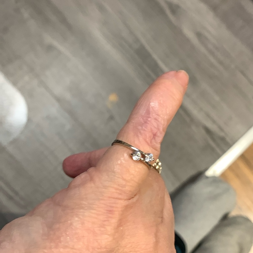 Pretty ring size 5